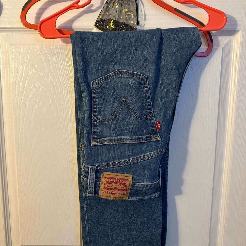 Levi’s Ribcage Straight ankle jeans